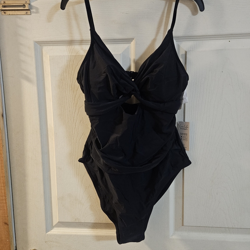 CUPSHE BLACK ONE PIECE SWIMSUIT: NEW WITH TAGS: SIZE M